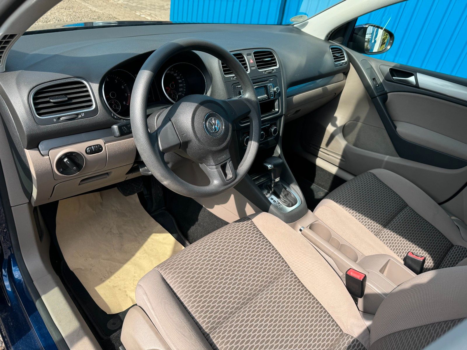 Fahrzeugabbildung Volkswagen Golf VI 1,6 *Trendline*Automatik*Klima*1.HAND*