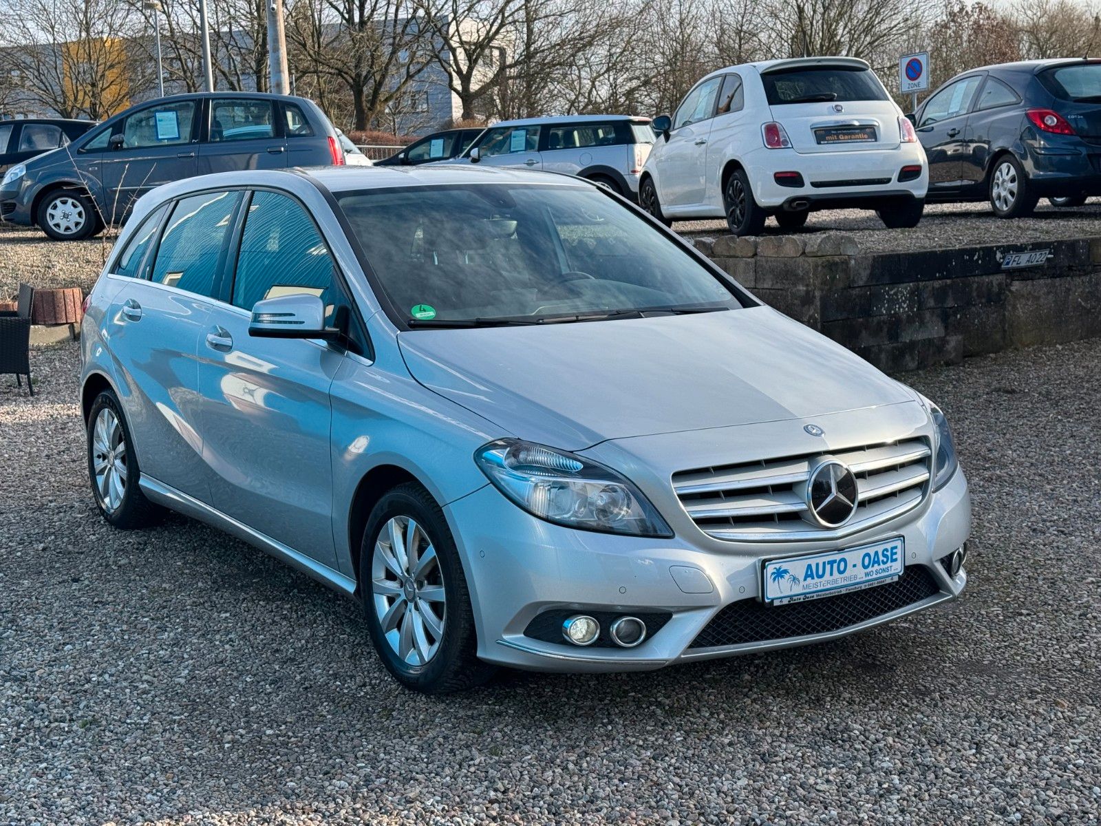 Fahrzeugabbildung Mercedes-Benz B 180**Sports Tourer**Automatik**AHK**Temp**