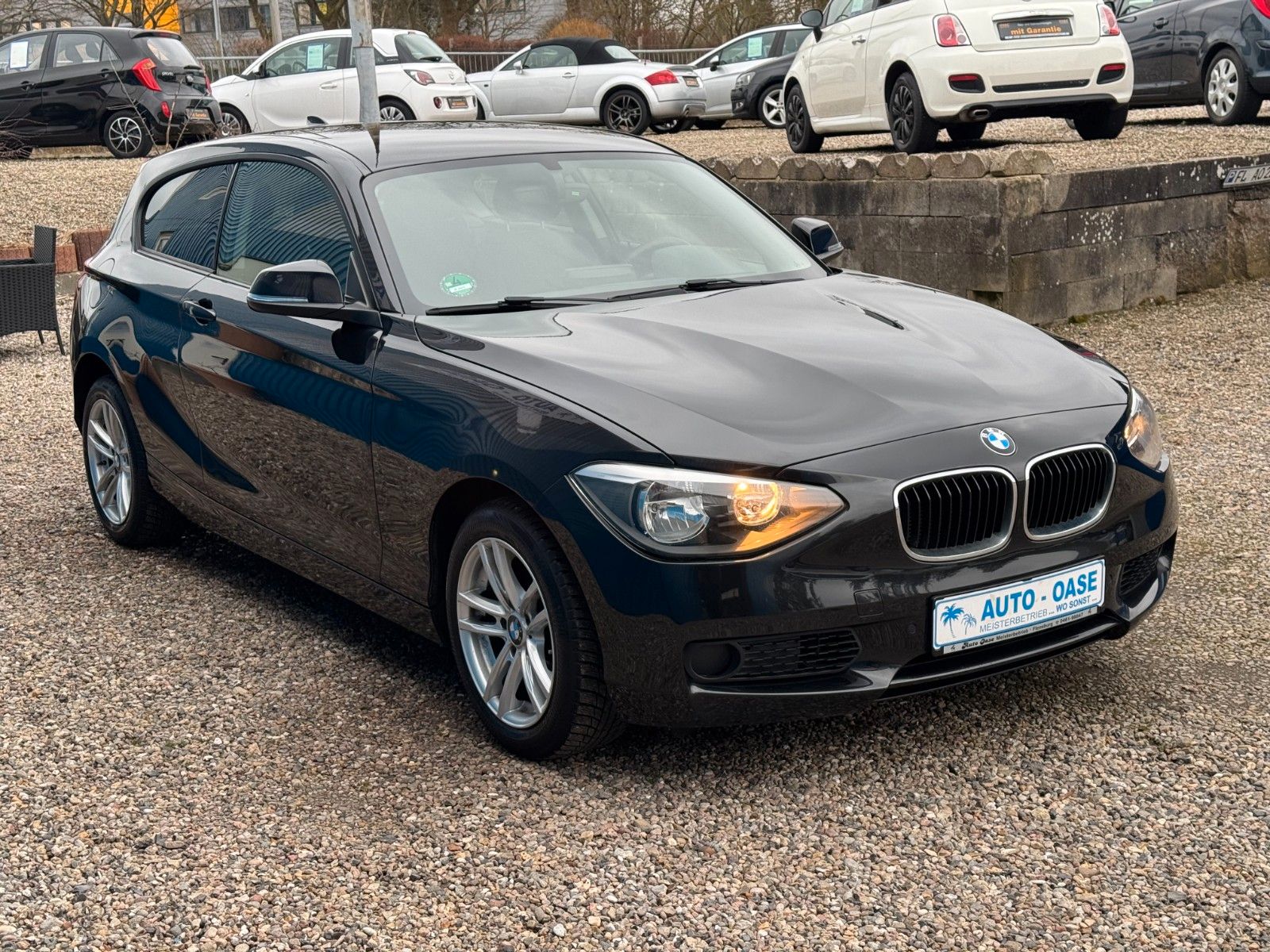 Fahrzeugabbildung BMW 116i Lim. 3-trg.**Klima**SHZ**PDC**Bluetooth**