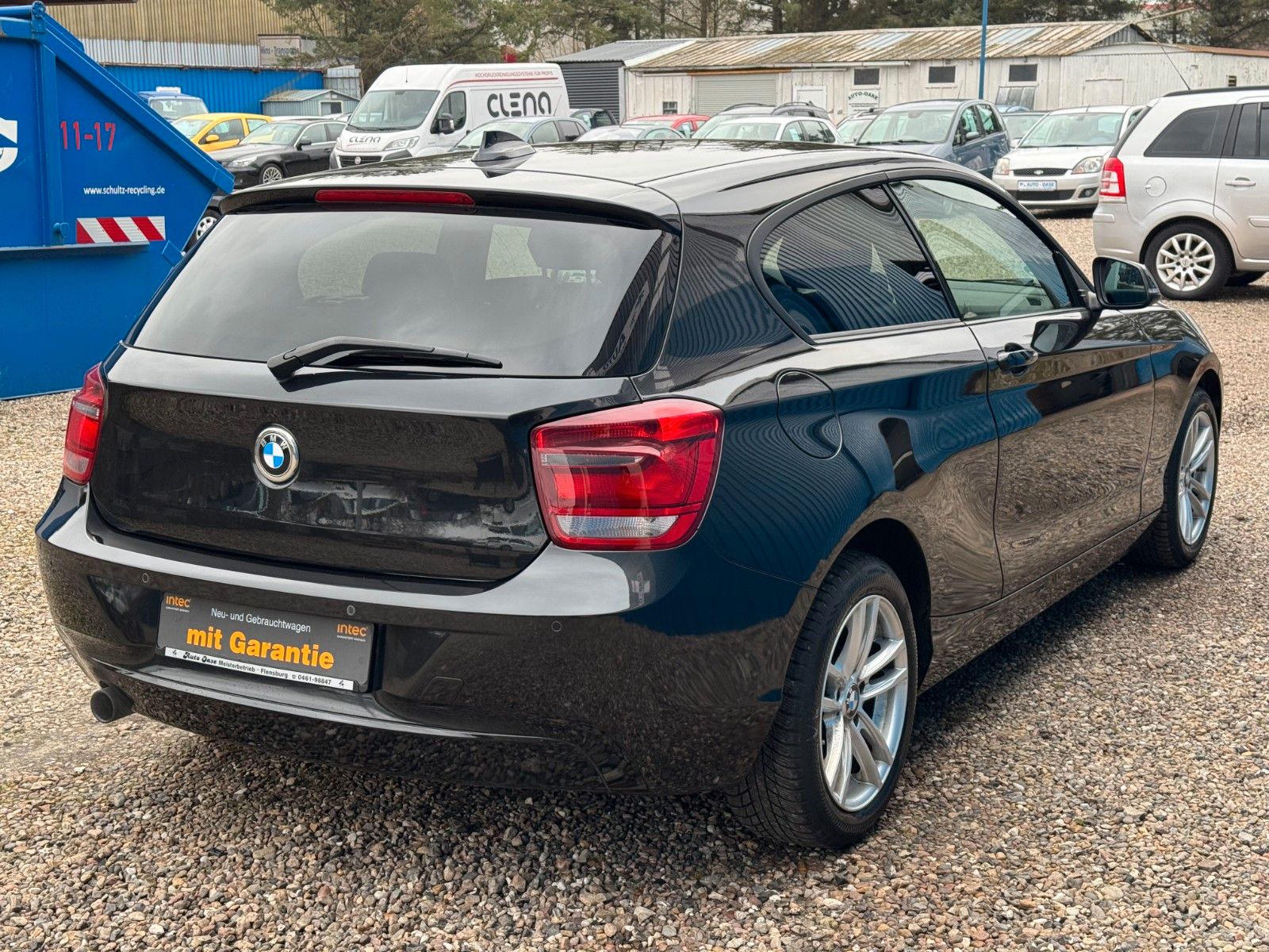 Fahrzeugabbildung BMW 116i Lim. 3-trg.**Klima**SHZ**PDC**Bluetooth**